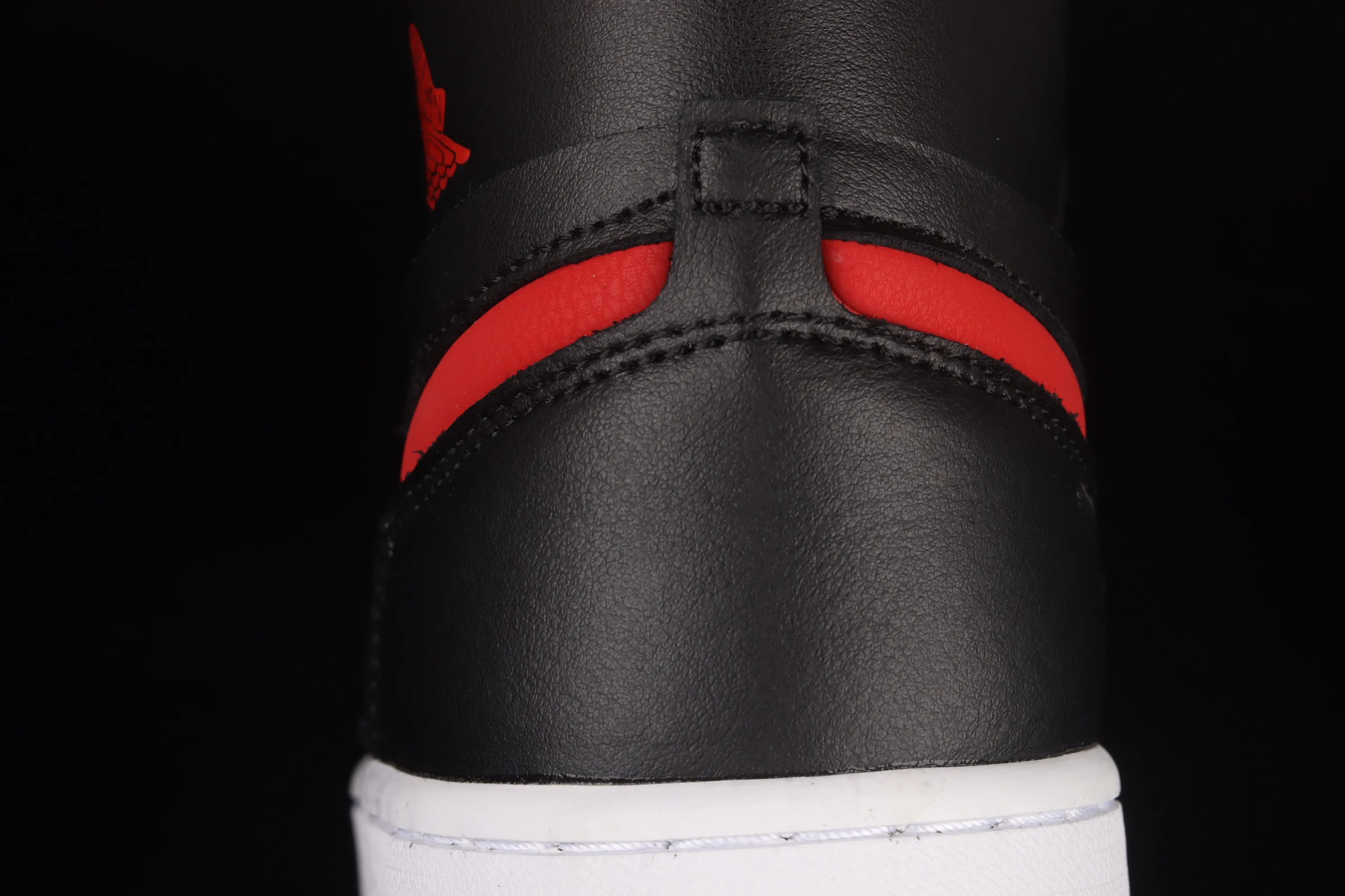 All categories Air Jordan Jordan series basketball shoes Air Jordan 1 High Air Jordan 1 Zoom CMFT AJ Joe 1 black and red color CT0979-006